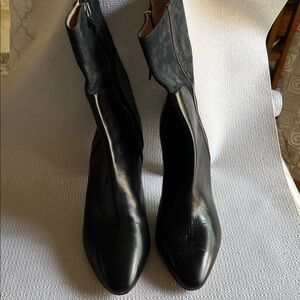Cavallini Elegant Black Women's leather Boots NWOT